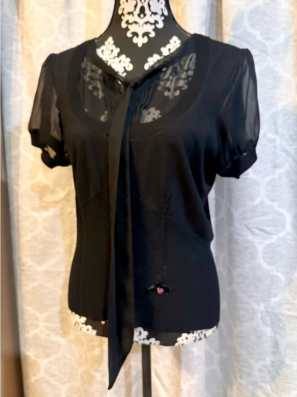 Black Short-Sleeve Tie-Neck Women's lightweight sweater size M